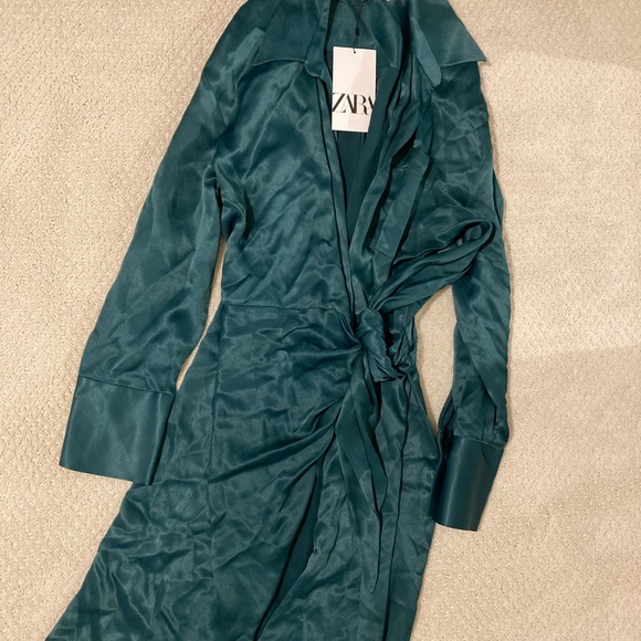 Zara NWT long sleeve silk green wrap dress - Picture 6 of 10